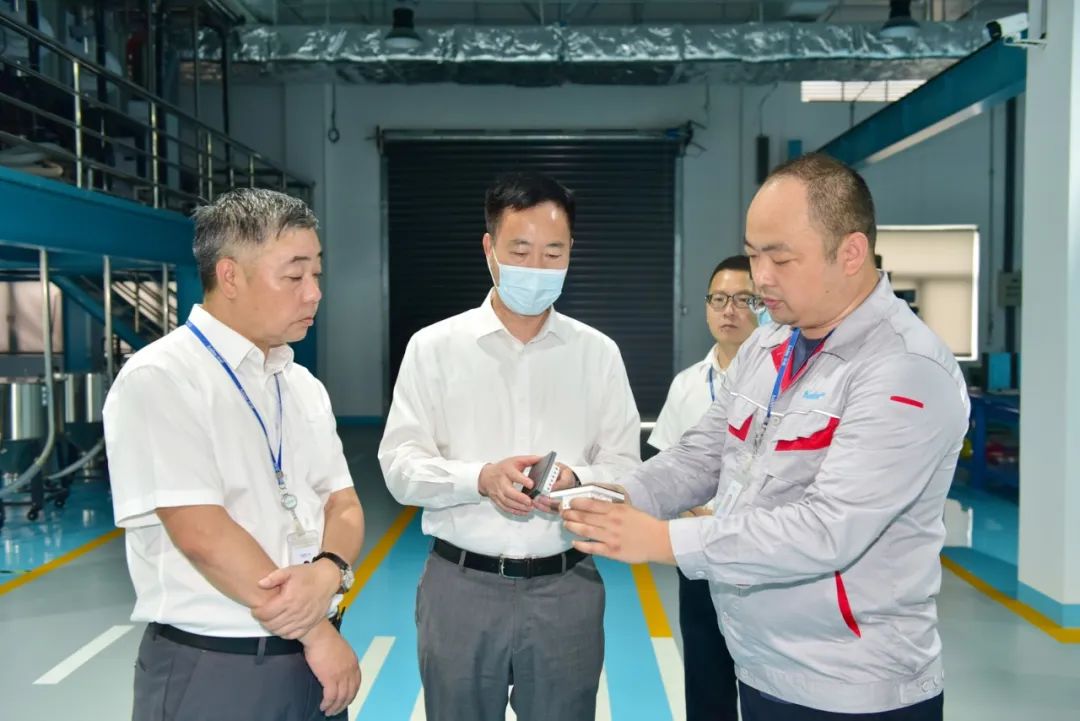 瑞安市委書記麻勝聰實(shí)地走訪企業(yè)時(shí)強(qiáng)調(diào):狠抓惠企政策落實(shí) 全力助企紓困解難